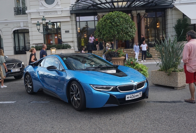 BMW i8