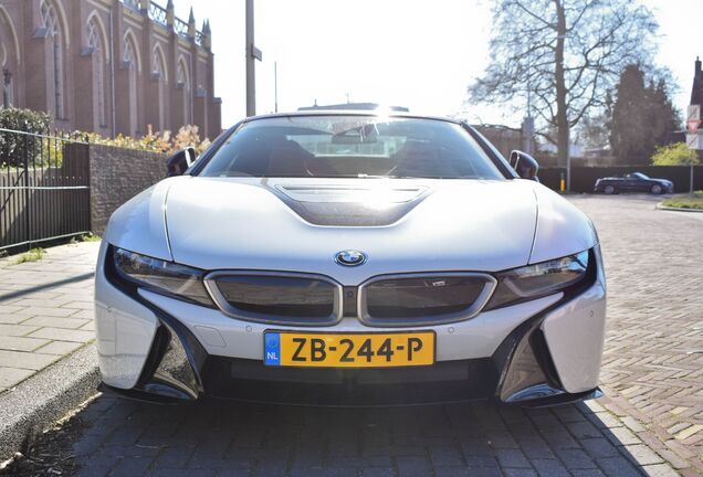 BMW i8 Roadster