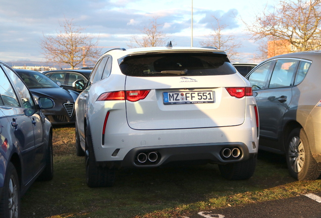 Jaguar F-PACE SVR