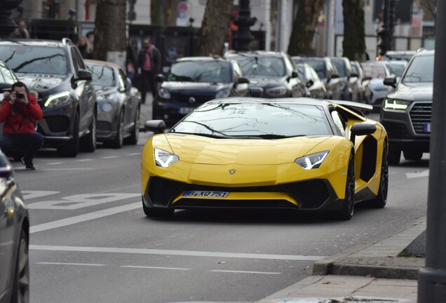 Lamborghini Aventador LP700-4 Roadster