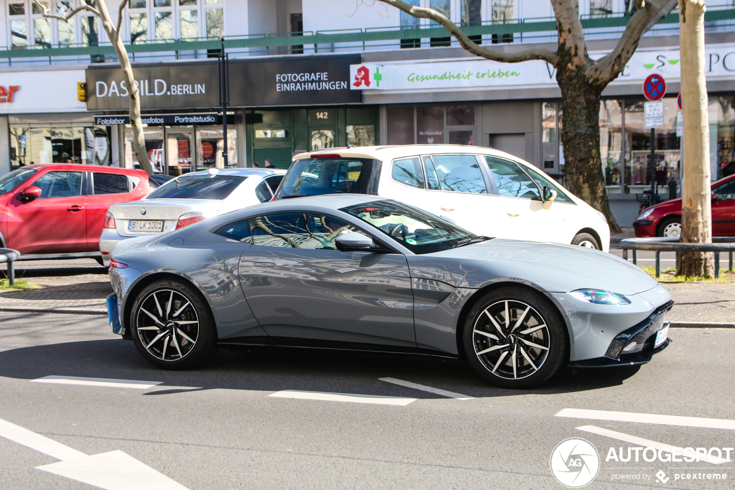 Aston Martin V8 Vantage 2018