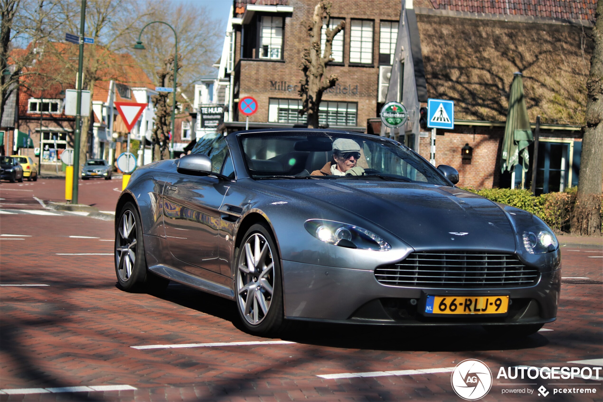 Aston Martin V8 Vantage S Roadster