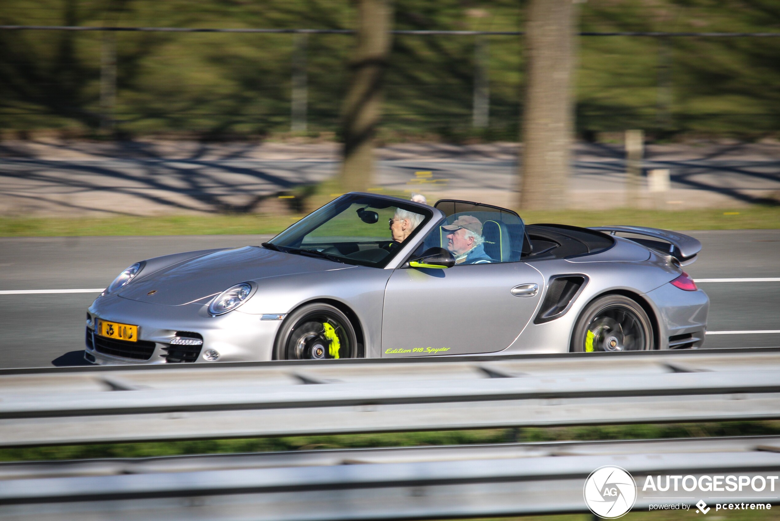 Porsche 997 Turbo S Cabriolet 918 Spyder Edition