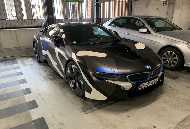 BMW i8