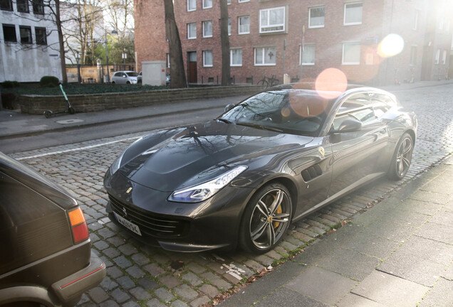 Ferrari GTC4Lusso