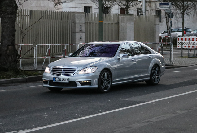 Mercedes-Benz S 65 AMG V221 2010