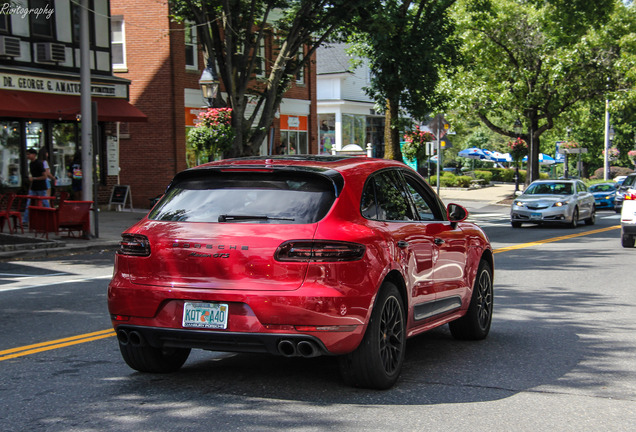 Porsche 95B Macan GTS