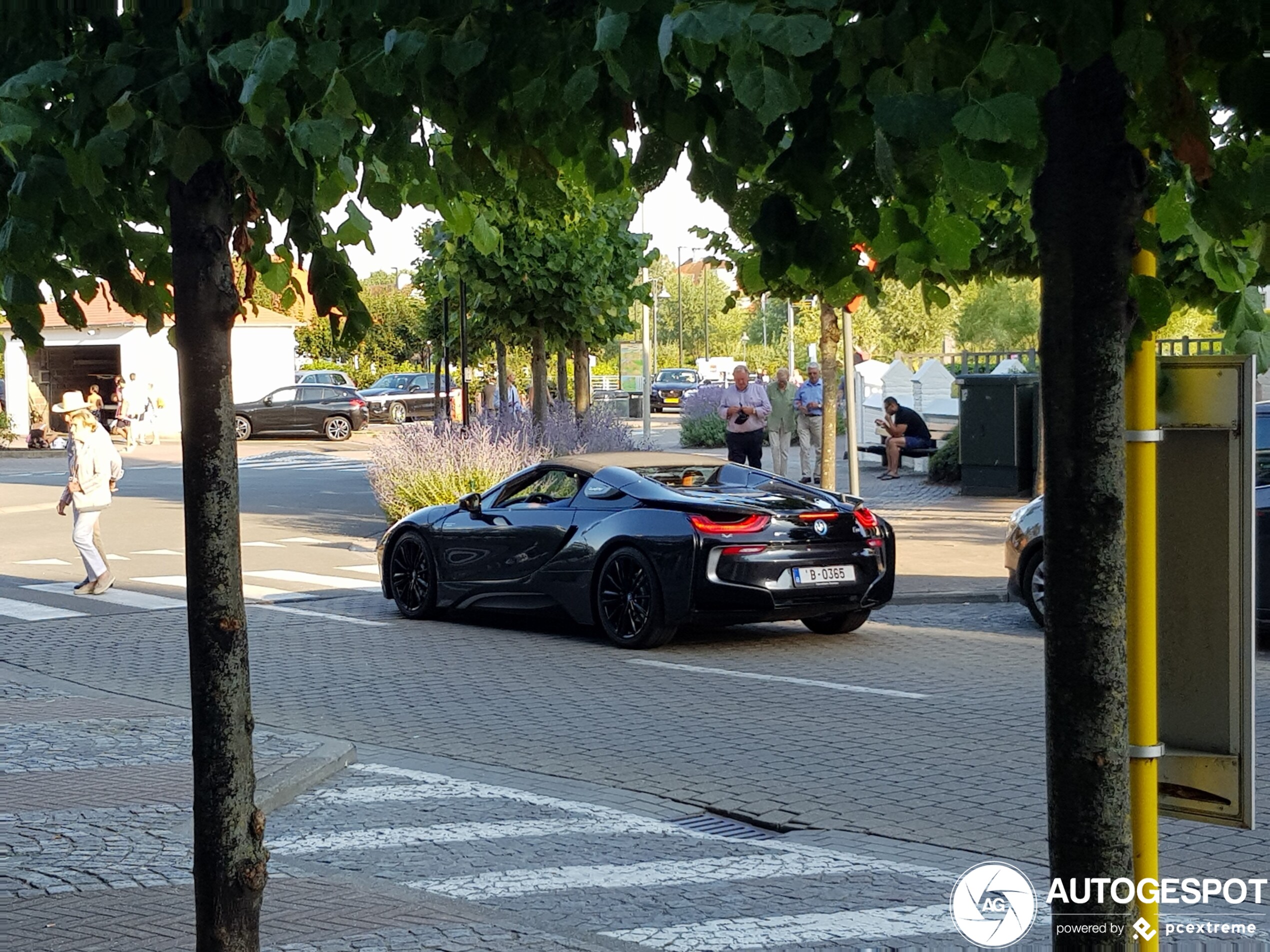 BMW i8 Roadster