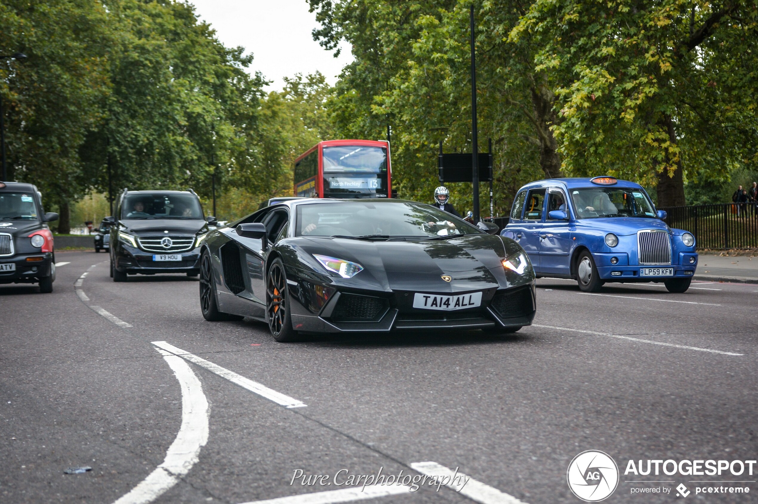 Lamborghini Aventador LP700-4