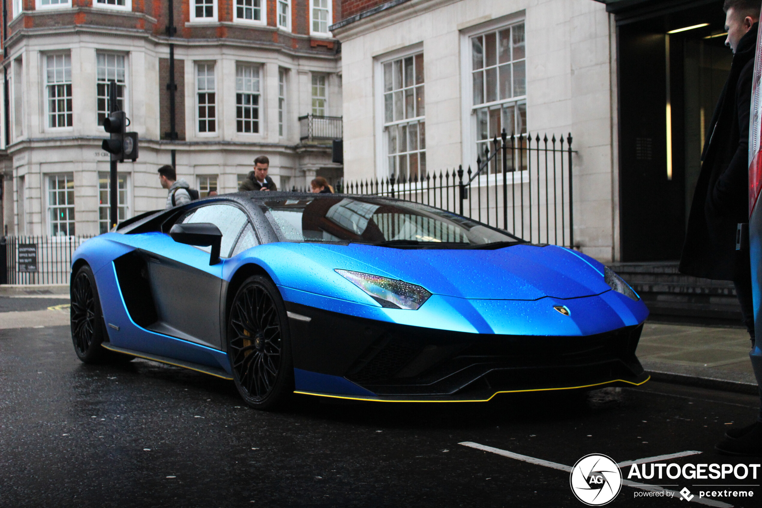 Lamborghini Aventador S LP740-4