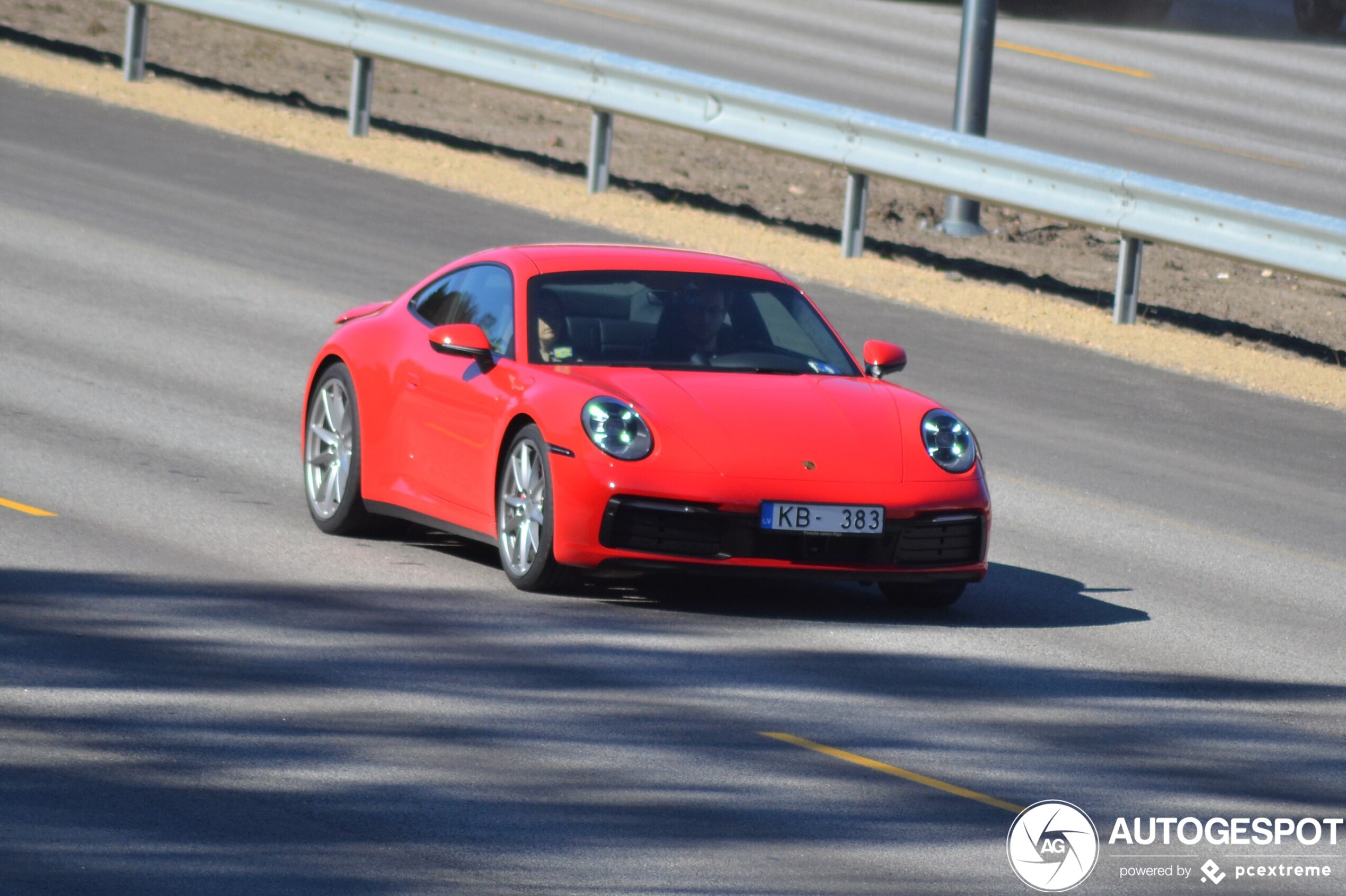 Porsche 992 Carrera 4S