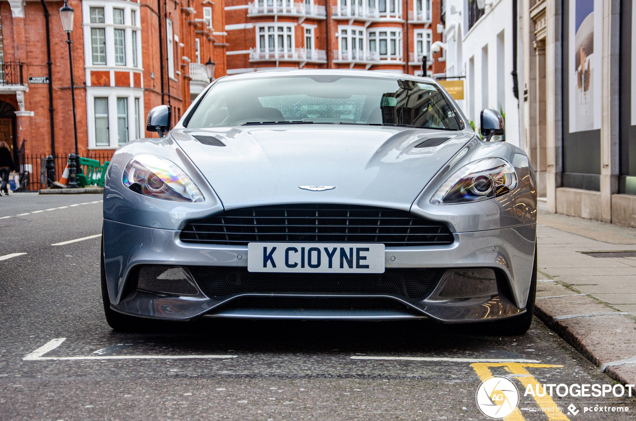 Aston Martin Vanquish 2013