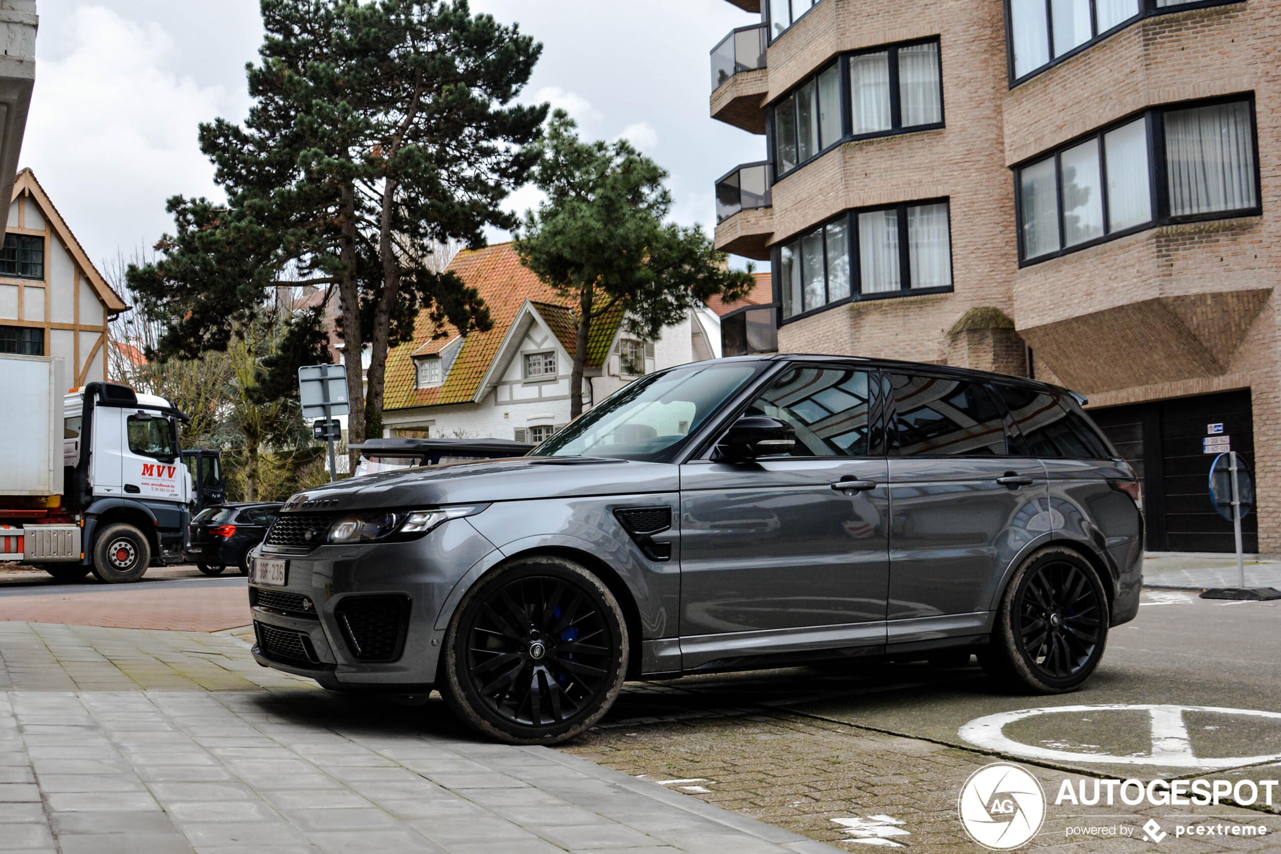 Land Rover Range Rover Sport SVR