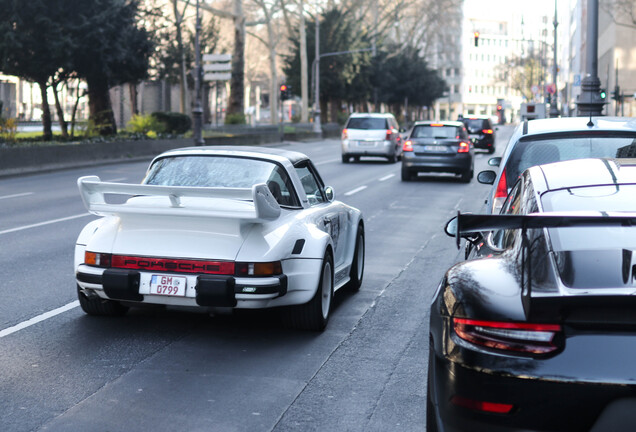 Porsche 930 Targa Flatnose