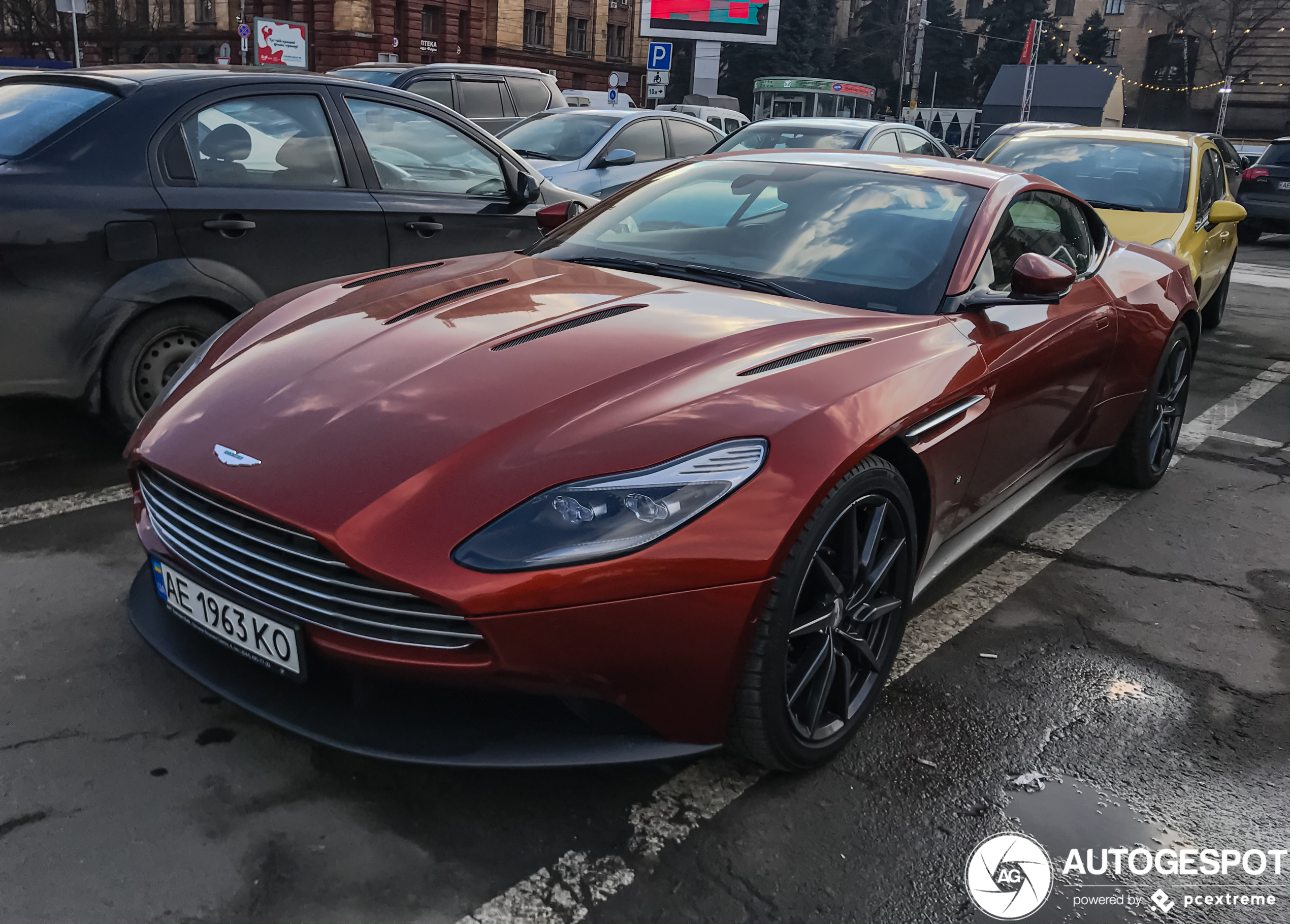 Aston Martin DB11