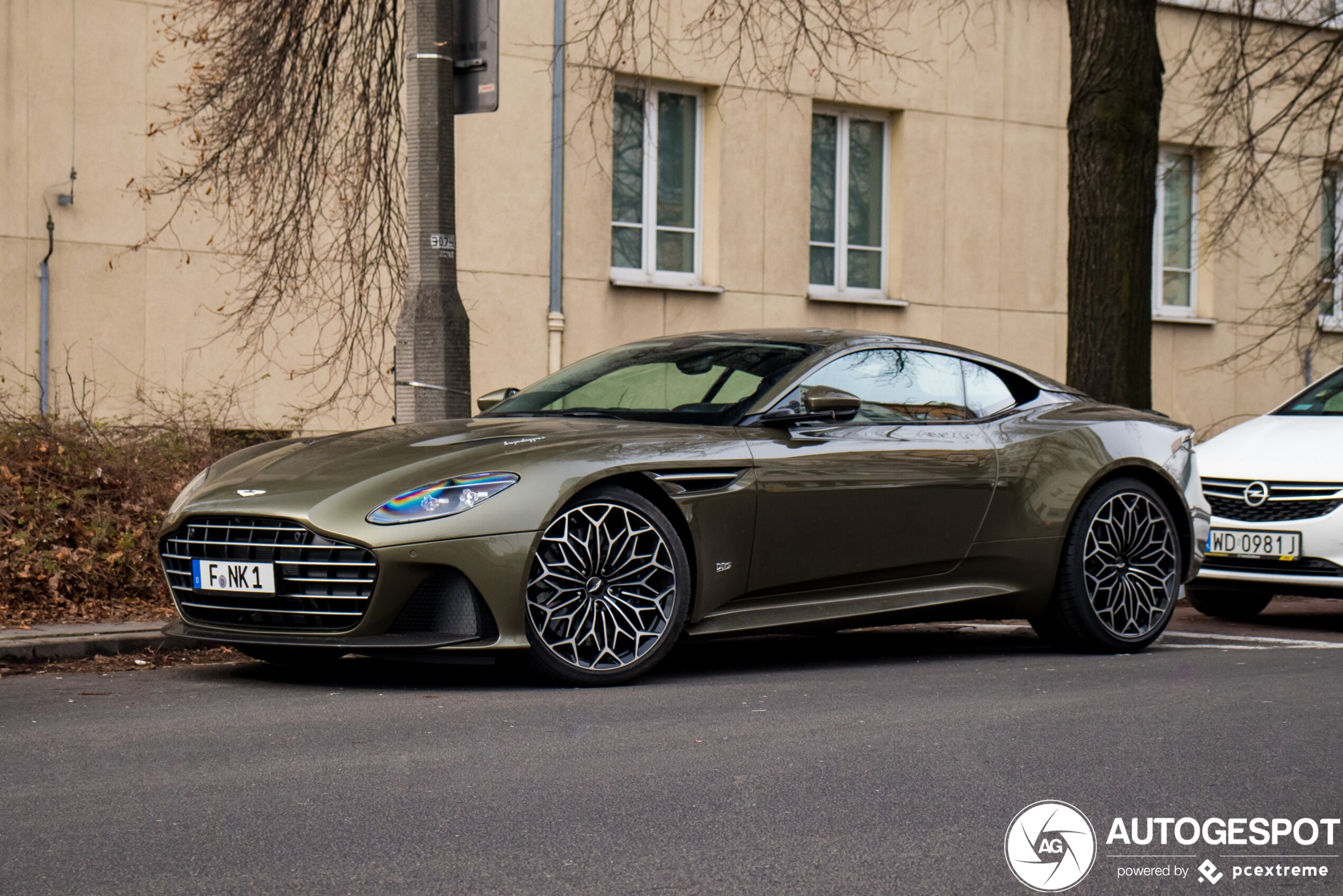 Aston Martin DBS Superleggera OHMSS Edition