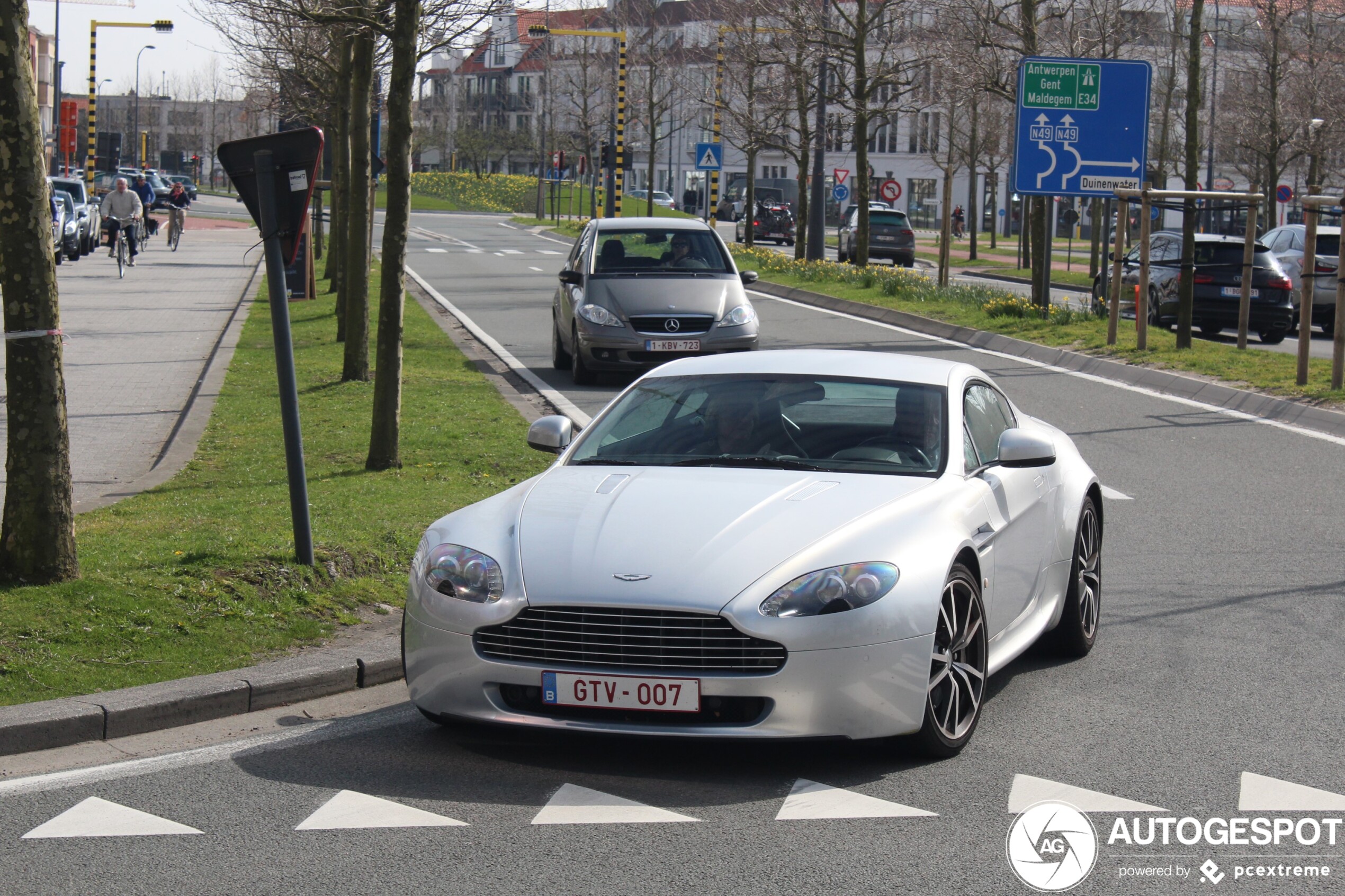 Aston Martin V8 Vantage