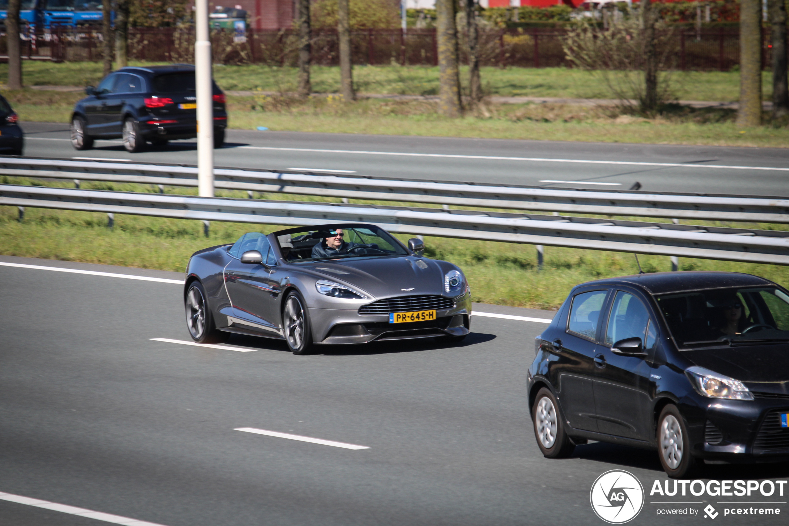 Aston Martin Vanquish Volante