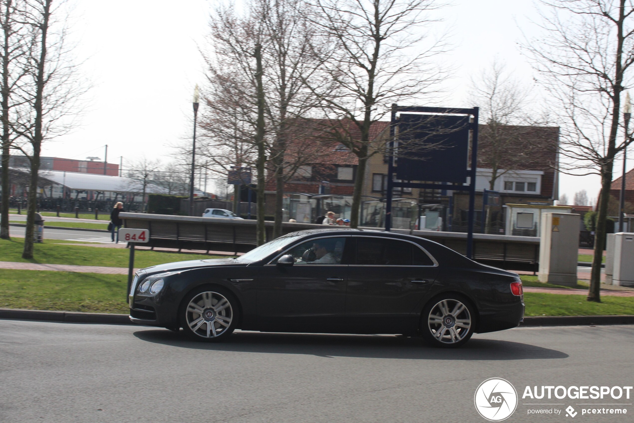 Bentley Flying Spur V8