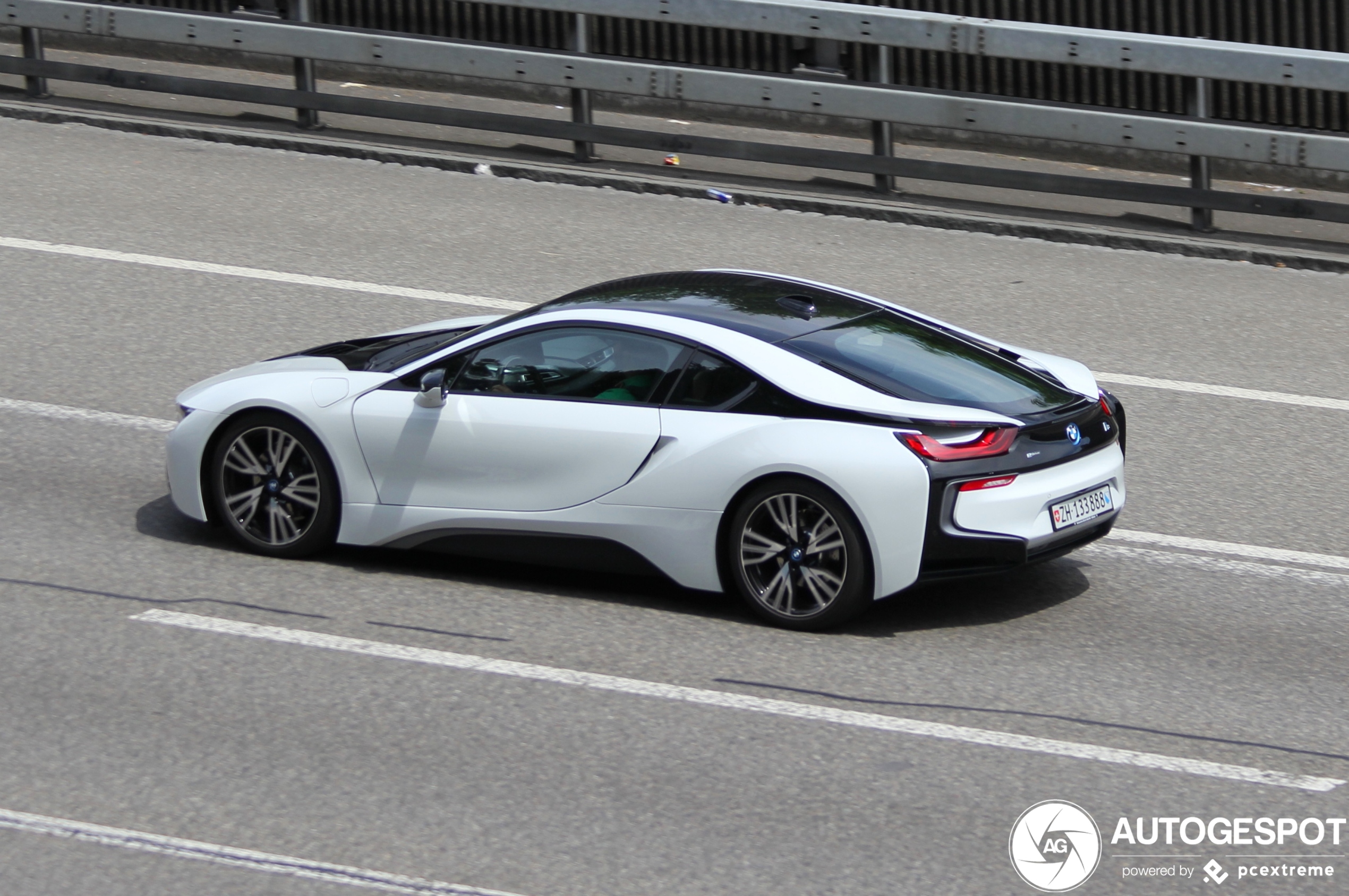 BMW i8