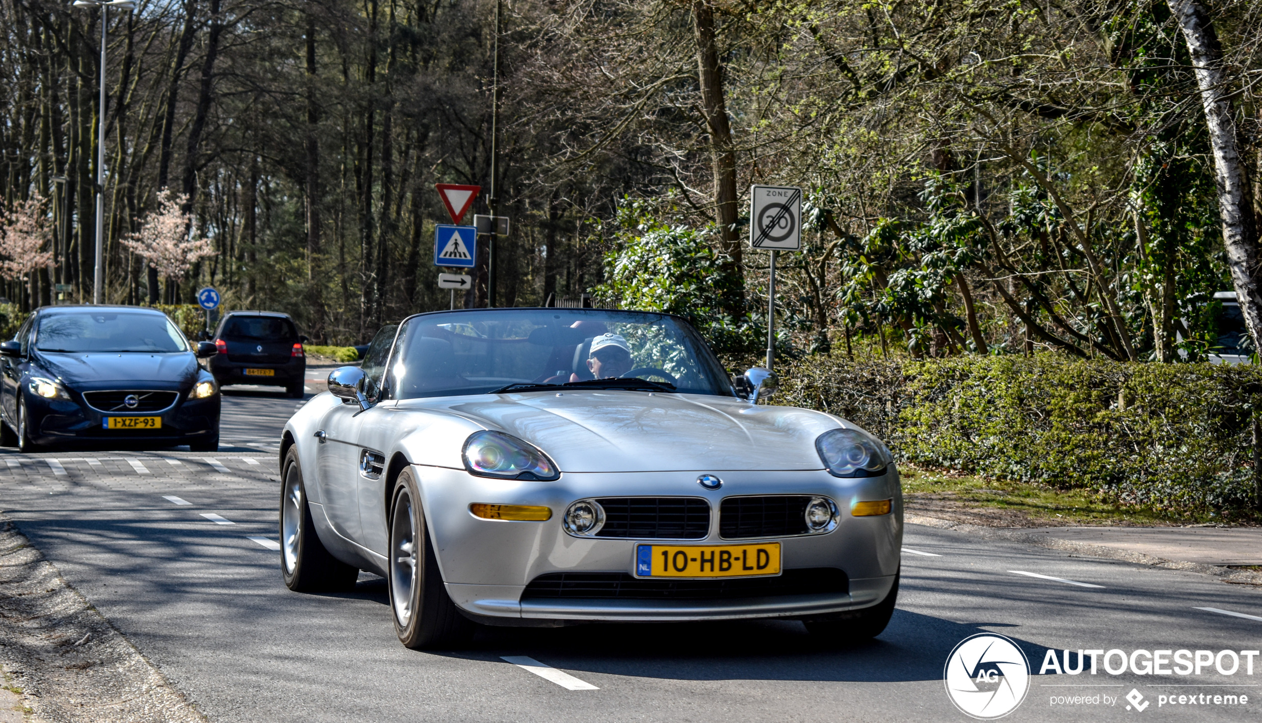 BMW Z8 mag de oude beentjes even strekken