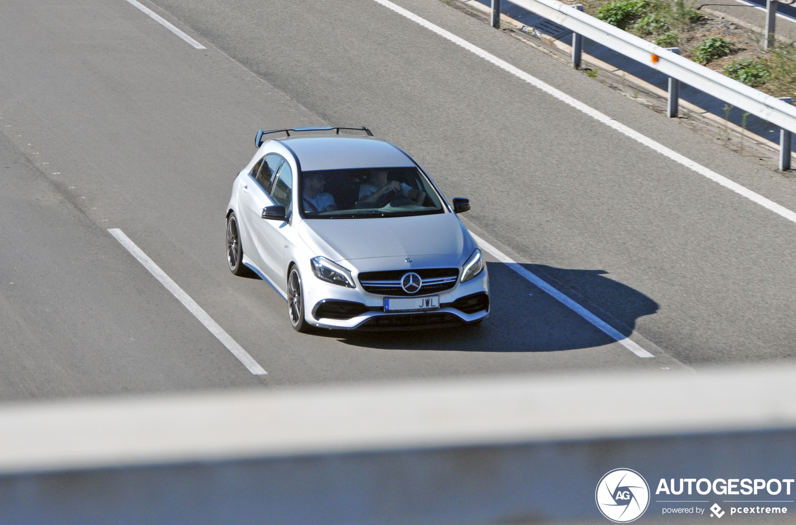 Mercedes-AMG A 45 W176 2015