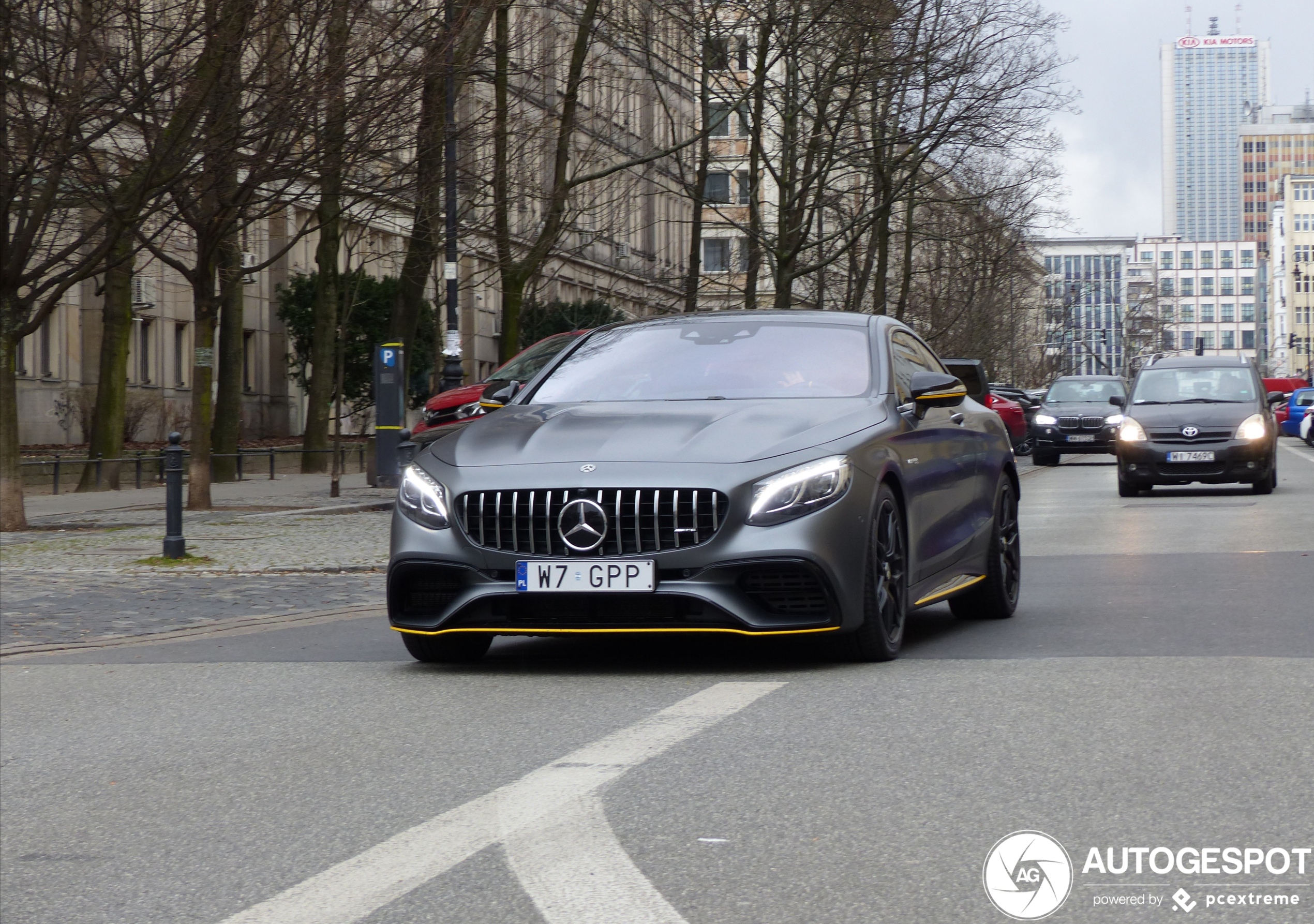 Mercedes-AMG S 63 Coupé C217 2018 Yellow Night Edition