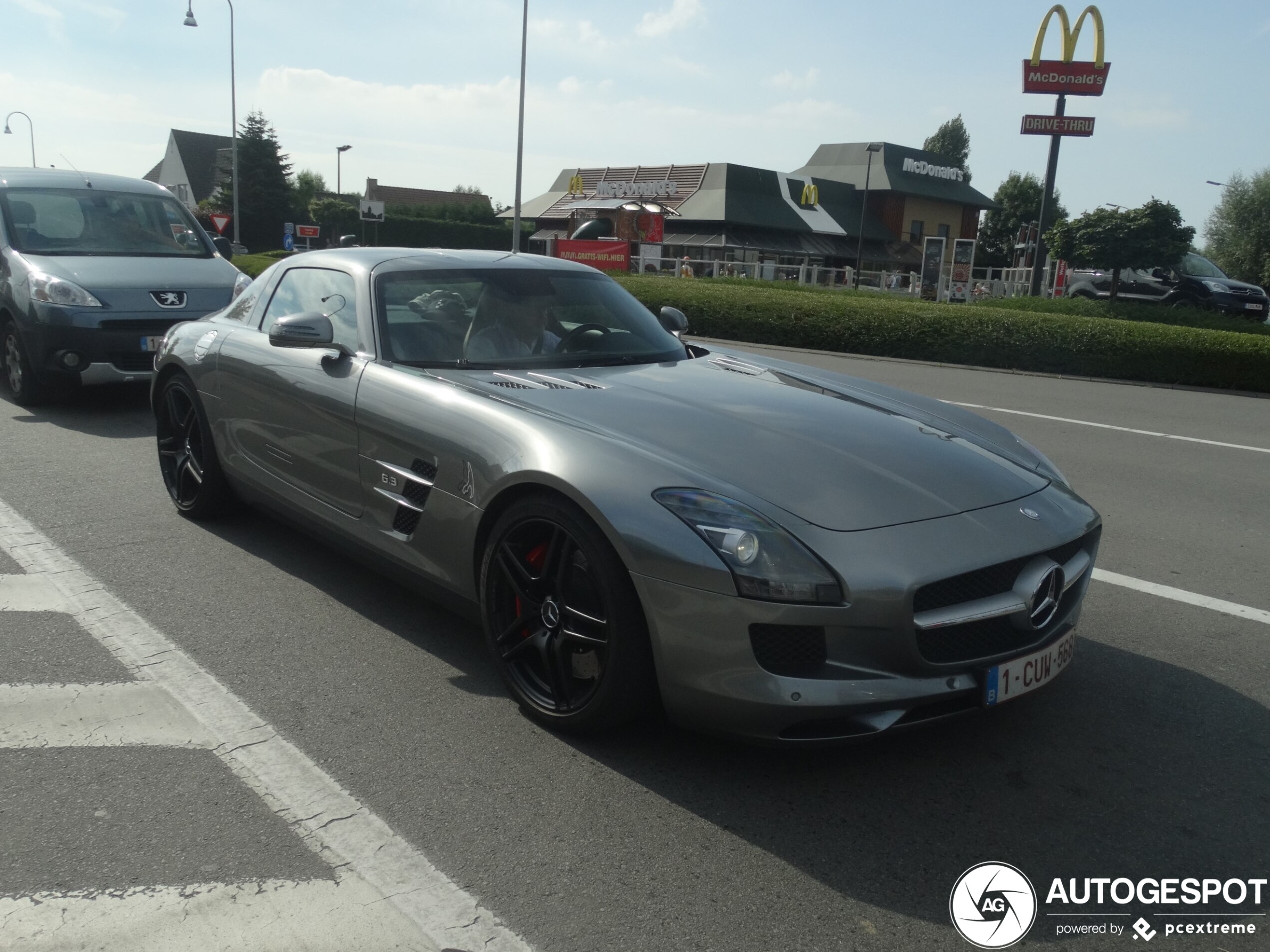 Mercedes-Benz SLS AMG