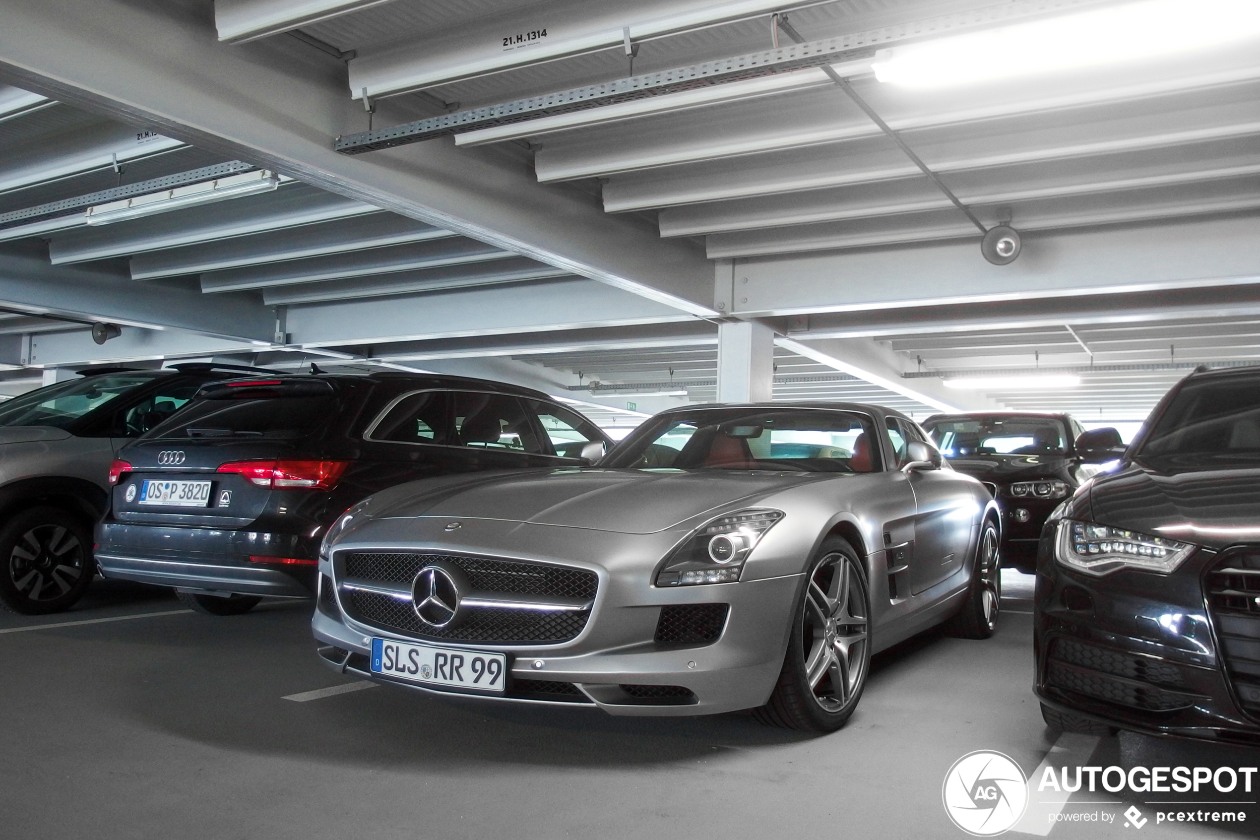 Mercedes-Benz SLS AMG