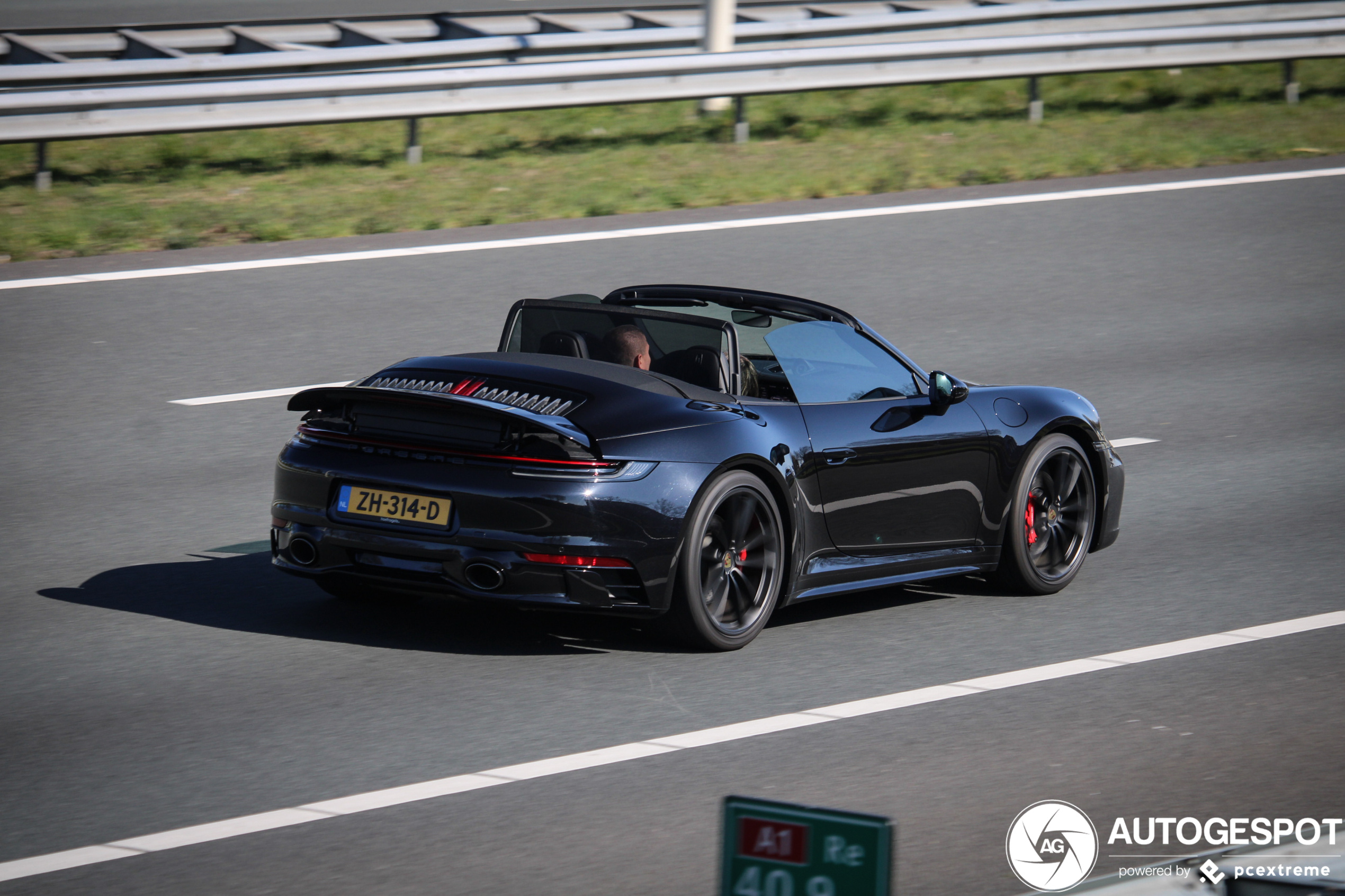 Porsche 992 Carrera 4S Cabriolet