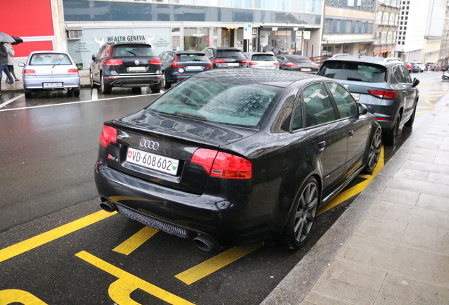 Audi RS4 Sedan