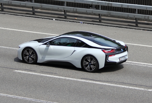 BMW i8