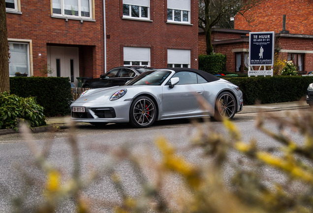 Porsche 992 Carrera 4S Cabriolet