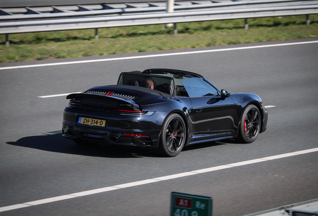 Porsche 992 Carrera 4S Cabriolet