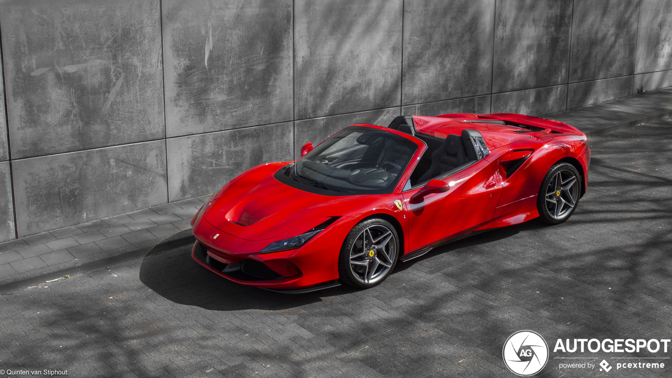 A first on the site: Ferrari F8 Spider