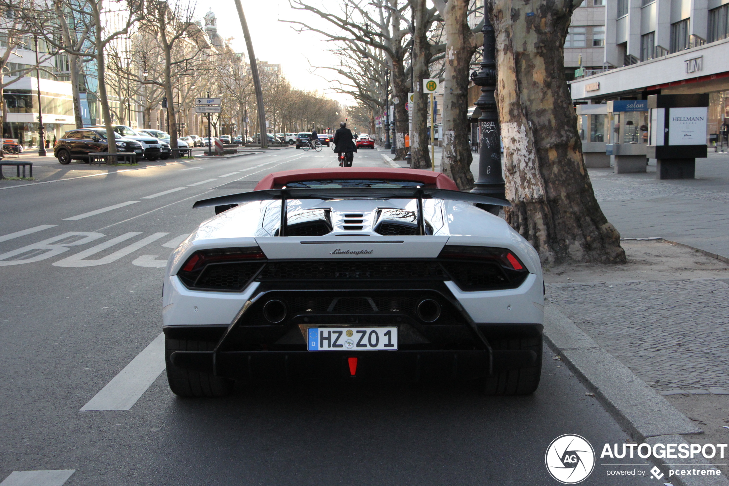 Lamborghini Huracán LP640-4 Performante Spyder