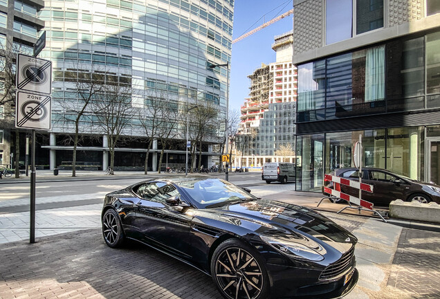 Aston Martin DB11