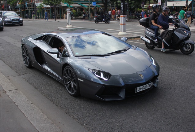 Lamborghini Aventador LP700-4