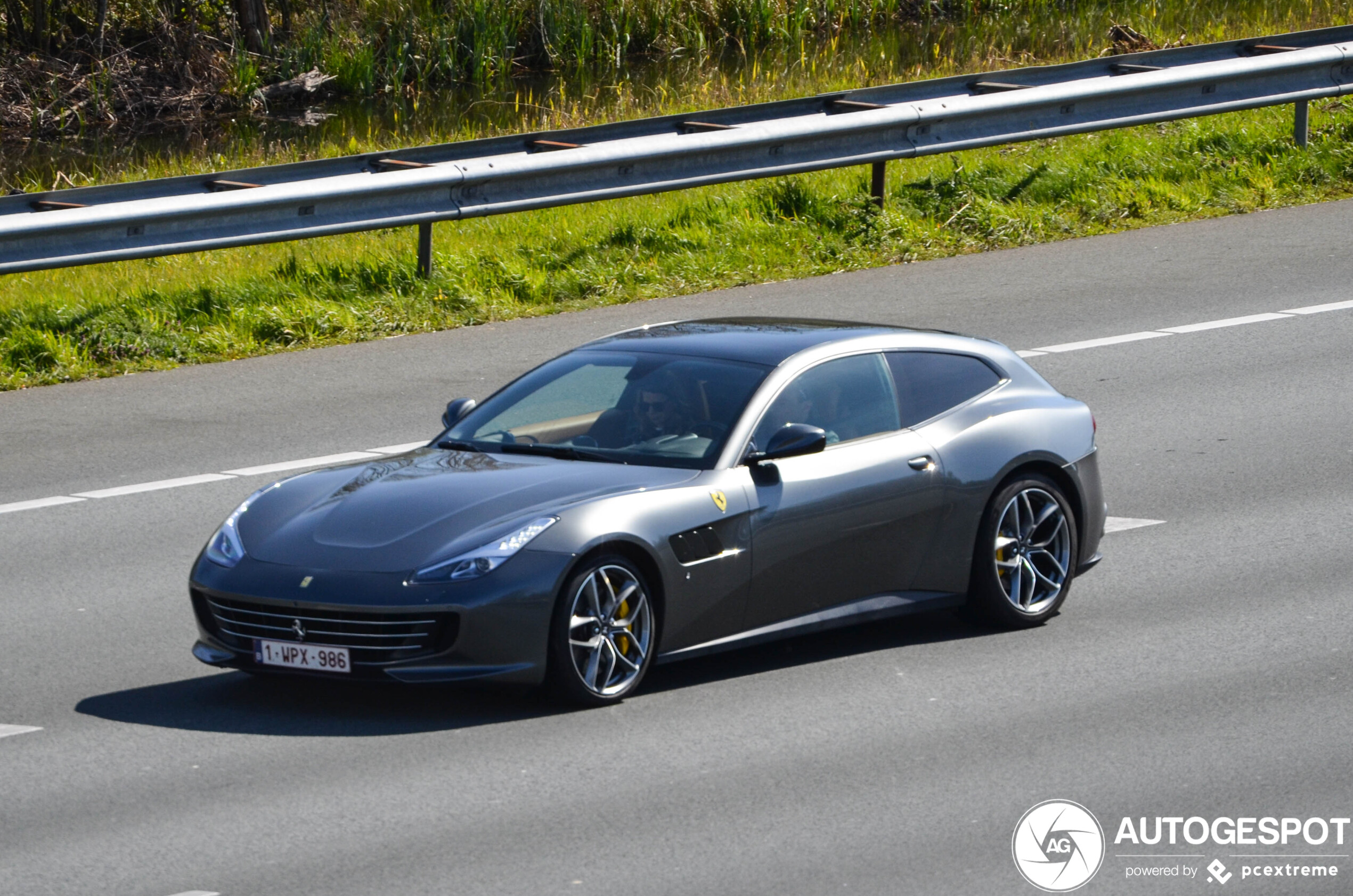 Ferrari GTC4Lusso T