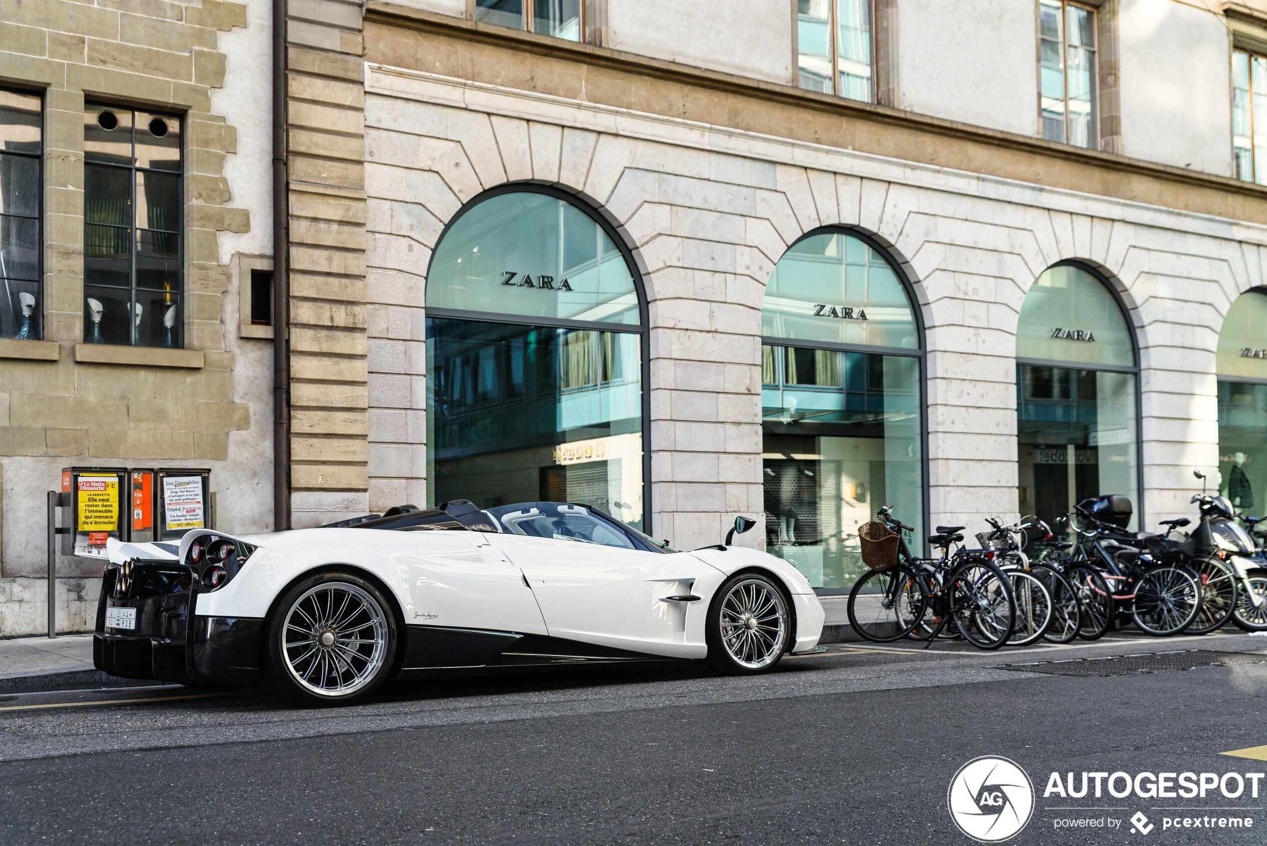 Pagani Huayra Roadster