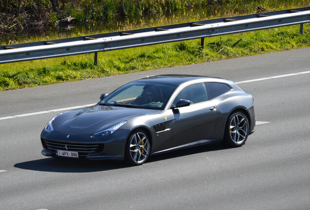 Ferrari GTC4Lusso T