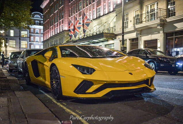 Lamborghini Aventador S LP740-4