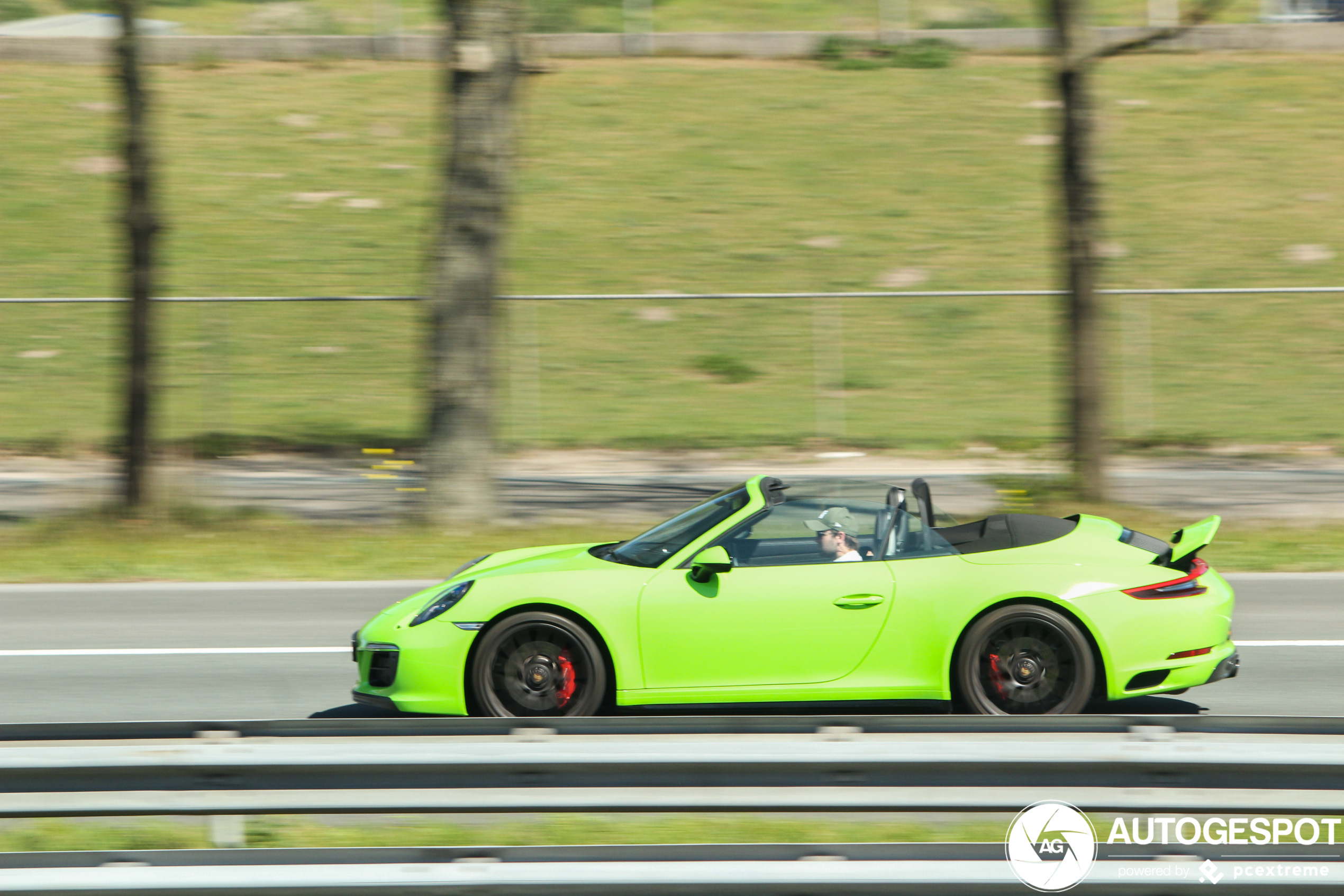 Porsche 991 Carrera 4 GTS Cabriolet MkII