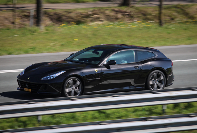 Ferrari GTC4Lusso