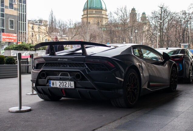 Lamborghini Huracán LP640-4 Performante