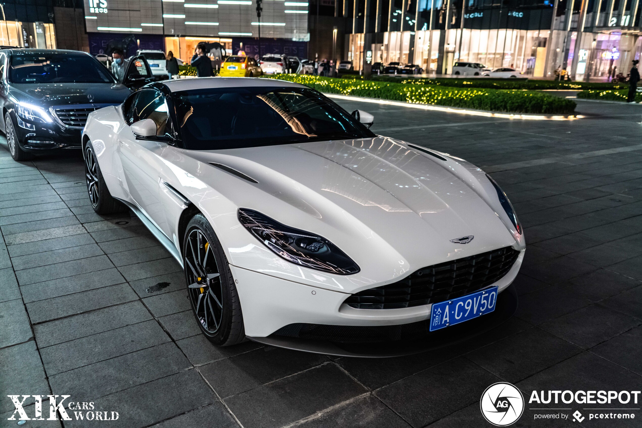 Aston Martin DB11 V8