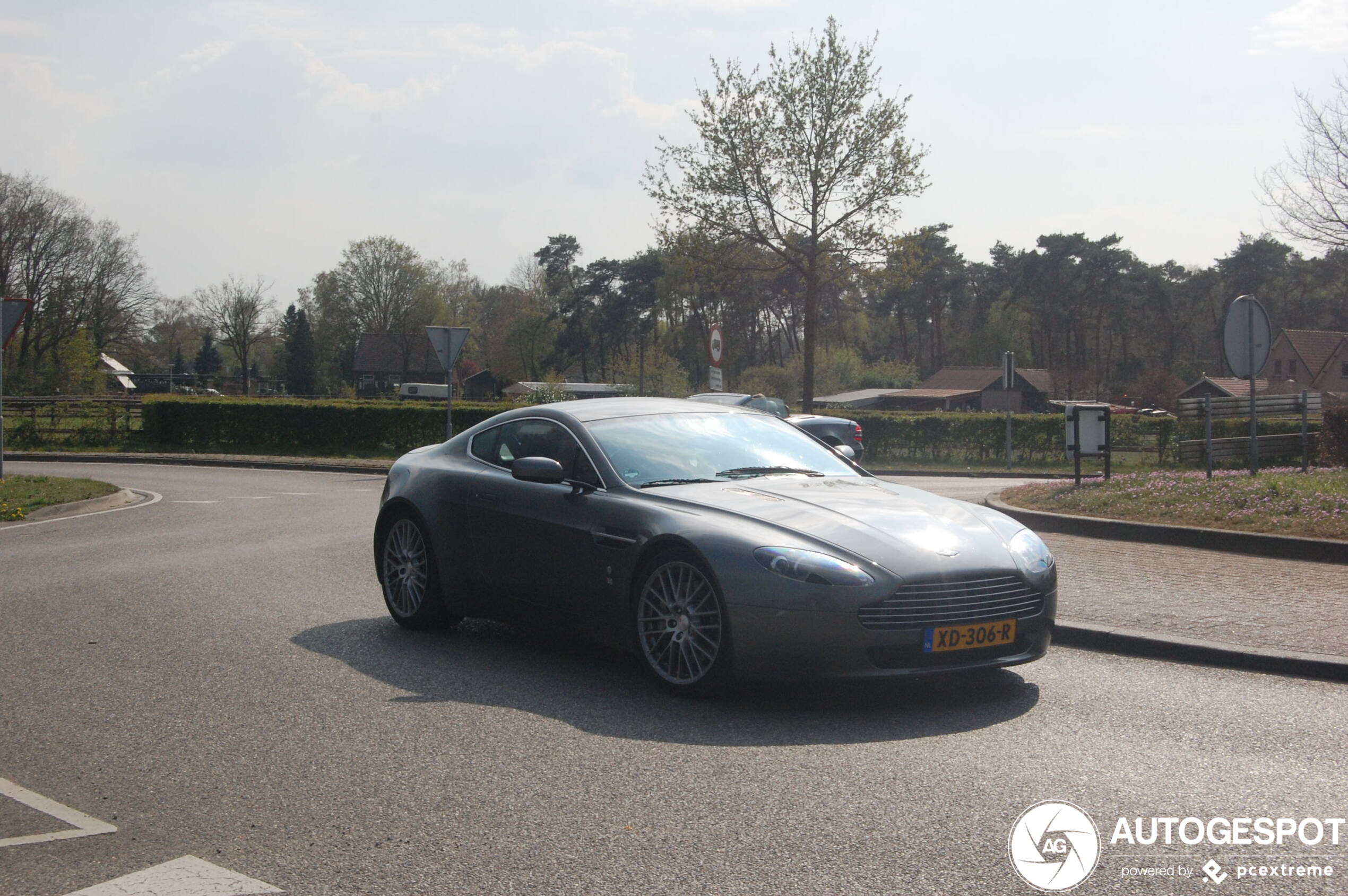 Aston Martin V8 Vantage