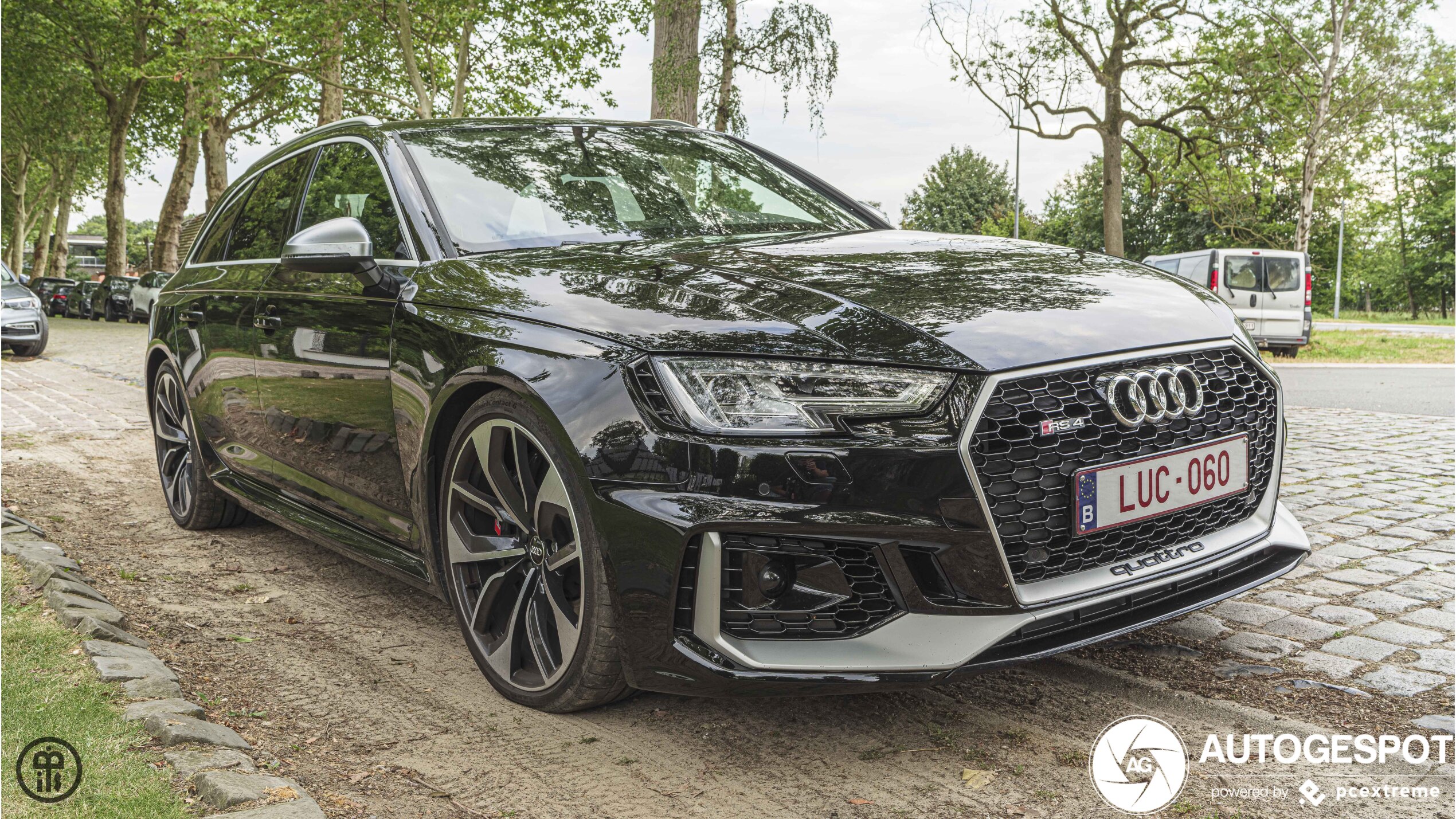 Audi RS4 Avant B9