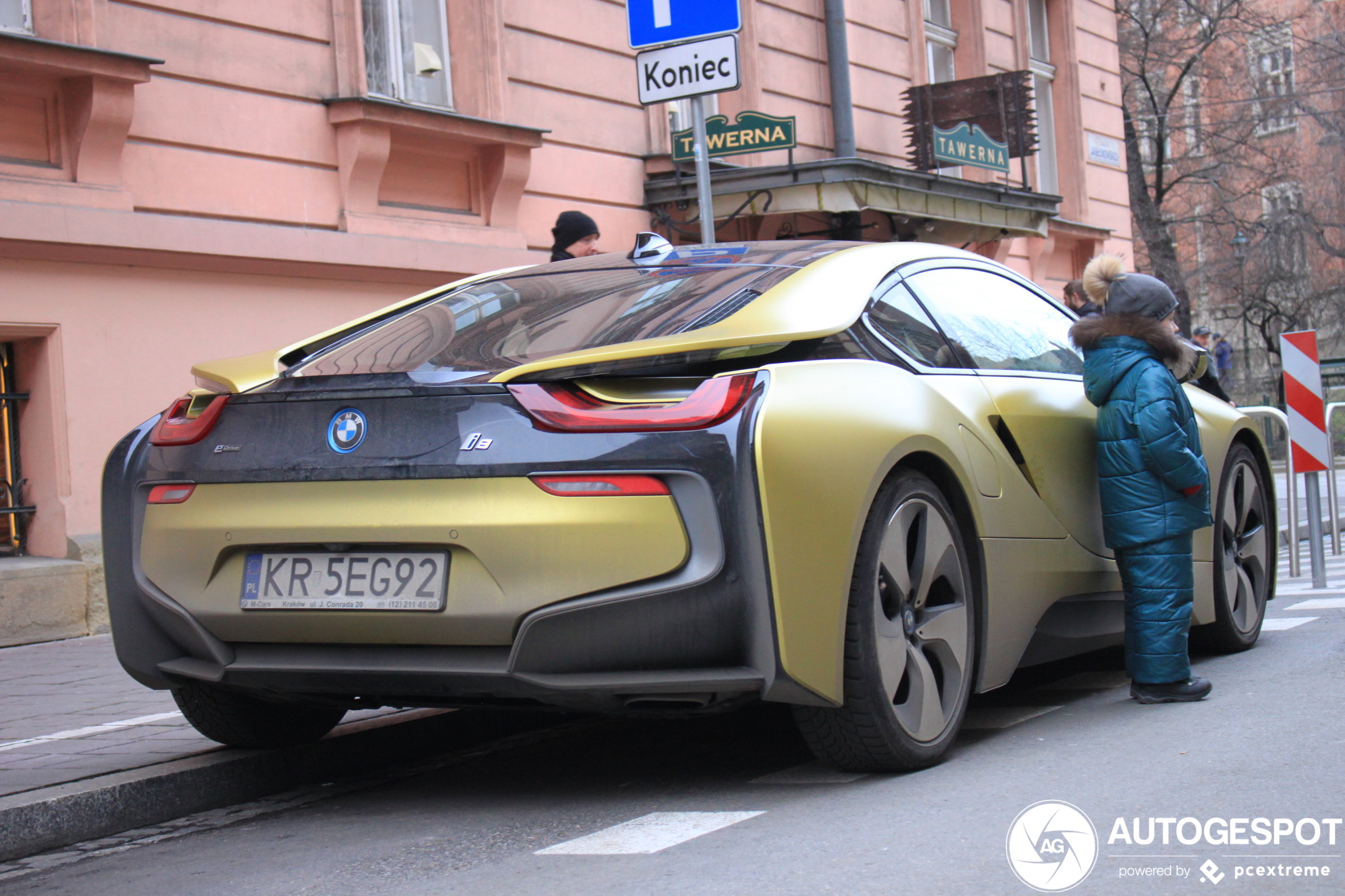 BMW i8 Protonic Frozen Yellow Edition