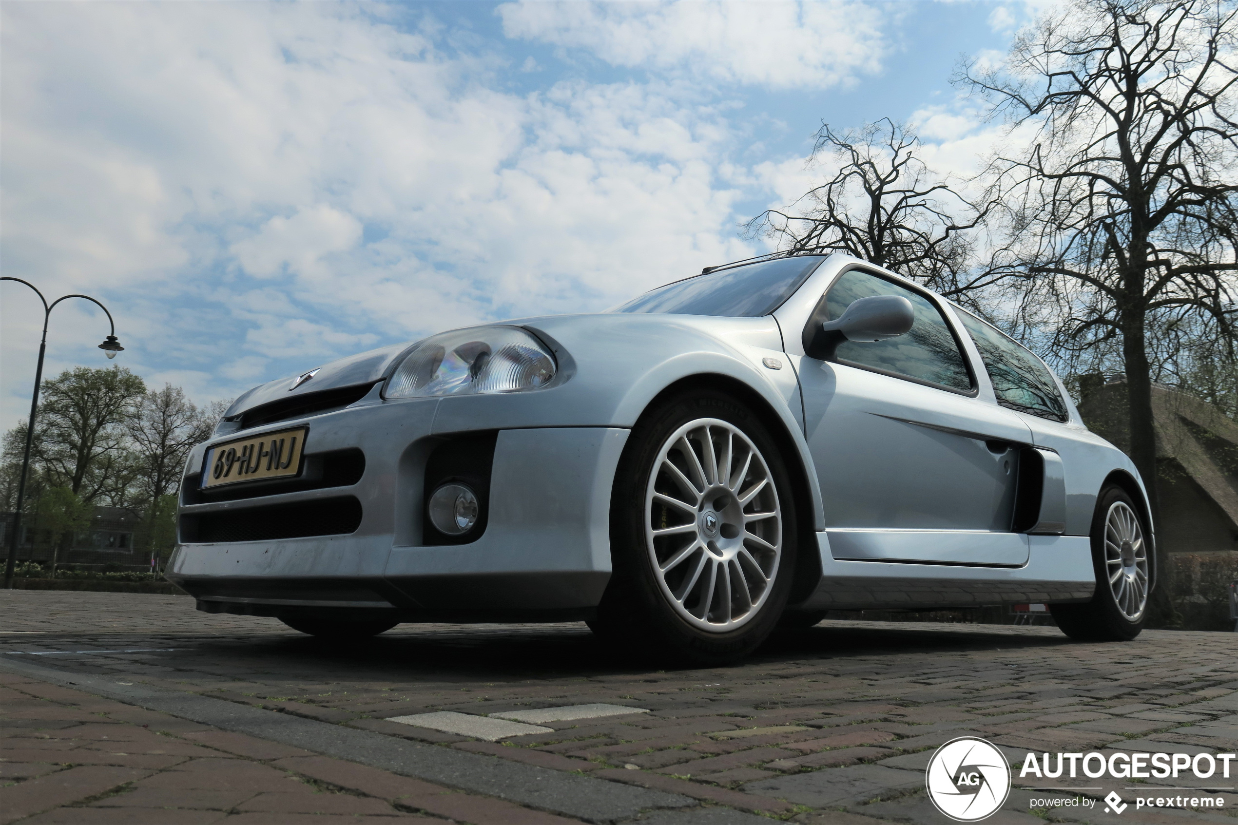 Renault Clio V6